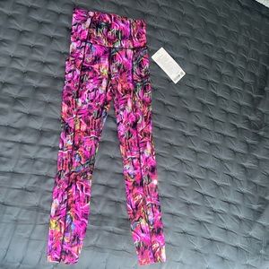 - NWT Lululemon size 2 leggings